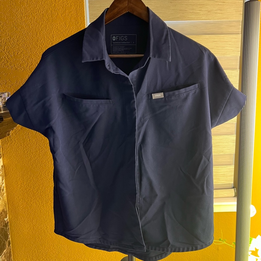 Figs Scrub Shirt Size Small